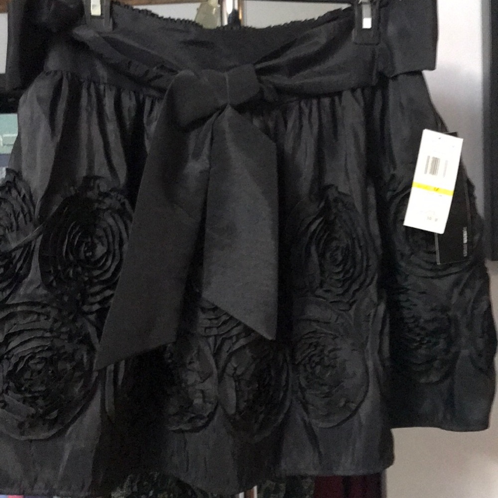 Black rose embossed dressy mini skirt